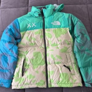 Campera TNF x KAWS - Edición limitada