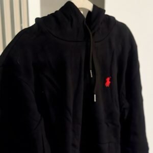 Buzo negro con capucha unisex